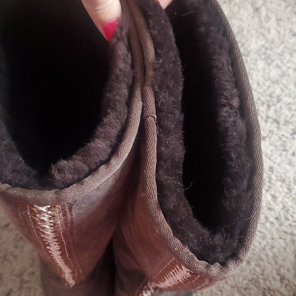 Ugg Boots - image 4